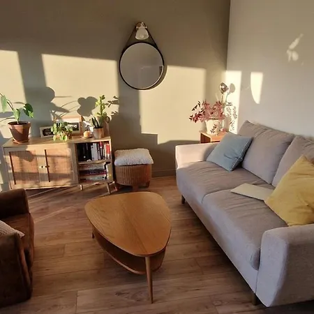 Apartment With Balcony - Near Metro Montreuil (Seine-Saint-Denis)