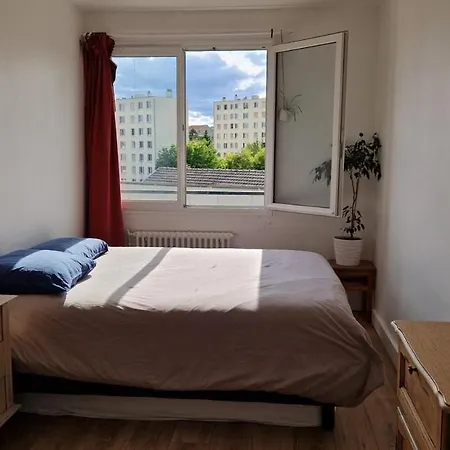 With Balcony - Near Metro Apartment